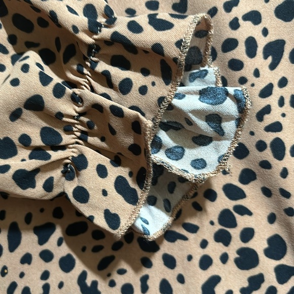 Animal Print Puff Sleeve Blouse - Picture 4 of 4